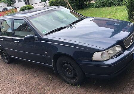Volvo V70 2.0