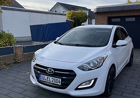 Hyundai i30 blue 1.6 CRDi Classic