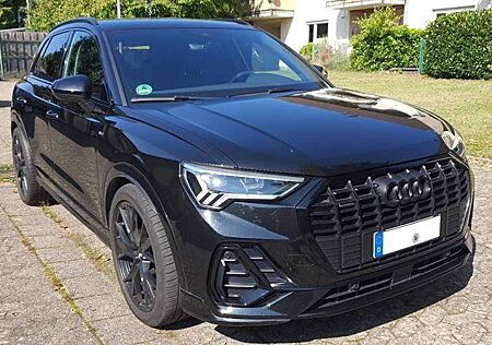 Audi Q3 40TFSI Quattro S line 190PS Mythosschwarz Metallic