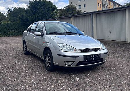 Ford Focus Ghia *80tkm*Tüv 06/27*Allwetter