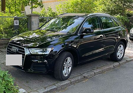 Audi Q3 1.4TFSI-cod-SLine/Led/Keyless/Klima/Allw.Reifen