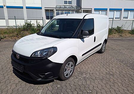 Fiat Doblo Cargo 1.6 Multijet Cargo SX mit Klimaanlage und Einparkhilfe
