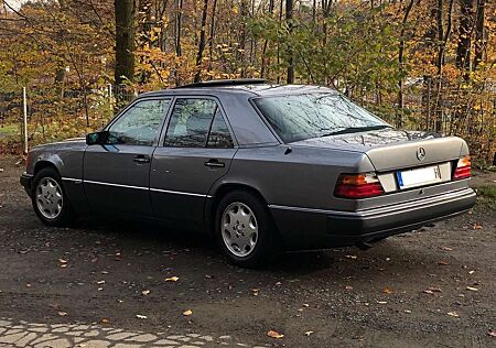 Mercedes-Benz E 220 Sportline