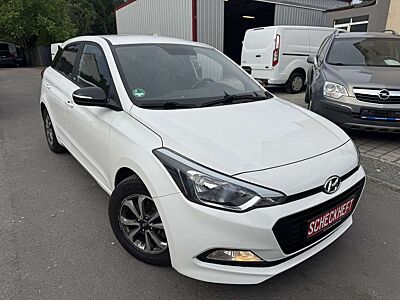 Hyundai i20 Passion/Scheckheft/Klima/SHZ/LHZ/Alu/TÜV Neu
