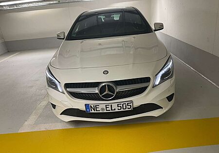 Mercedes-Benz CLA 180 CLA Diesel (CDI) d Orange Art Edition