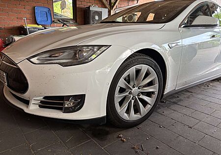 Tesla Model S 85