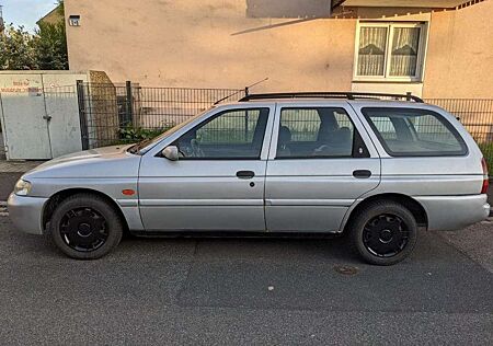 Ford Escort Turnier 16VGhia TÜV neu 63450km