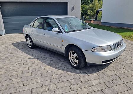 Audi A4 1.6