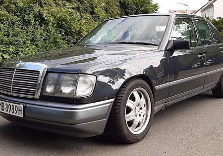 Mercedes-Benz E 200 W124 Schiebedach, H-Gutachten Automatik