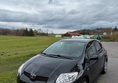 Toyota Auris 1.6 VVT-i Sol