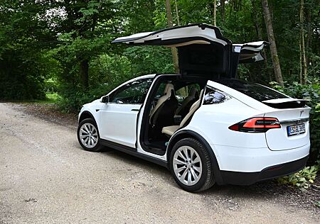 Tesla Model X 90D Allradantrieb, FreeSupercharger SC01, lebenslanges kostenloses Laden weltweit