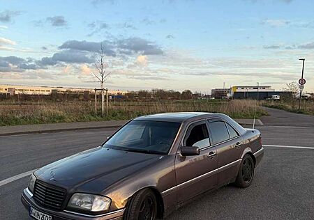 Mercedes-Benz C 180 Elegance