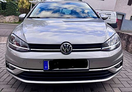 VW Golf Variant Volkswagen 1.0 TSISound