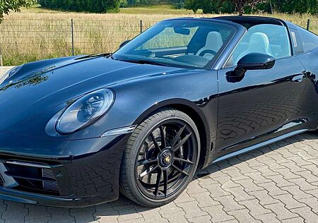 Porsche 992 Targa GTS, HA-Lenk., InnoD., 18-Wege Exkl. Manuf.