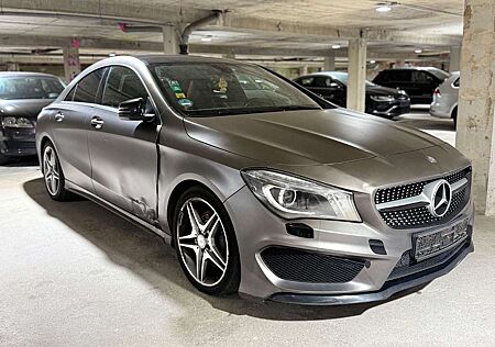 Mercedes-Benz CLA 220 CDI 4MATIC DCT AMG Line