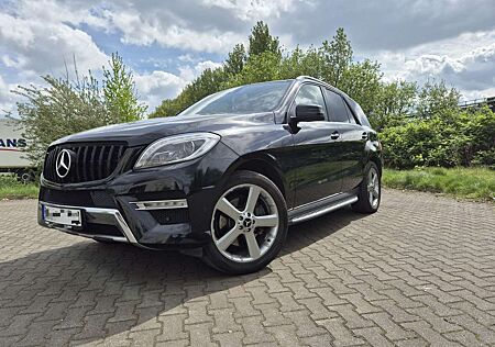 Mercedes-Benz ML 350 BlueTEC 4MATIC 7G-TRONIC AMG-Paket