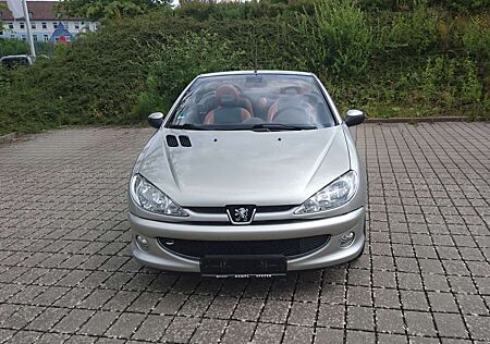 Peugeot 206 Cabriolet Roland Garros mit Automatikgetriebe
