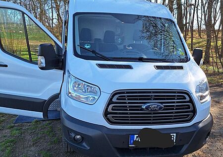 Ford Transit Trend zum Wohnmobil umgebaut