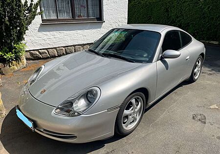 Porsche 911 Carrera