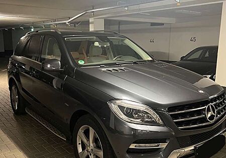 Mercedes-Benz ML 350 BlueTEC 4MATIC 7G-TRONIC