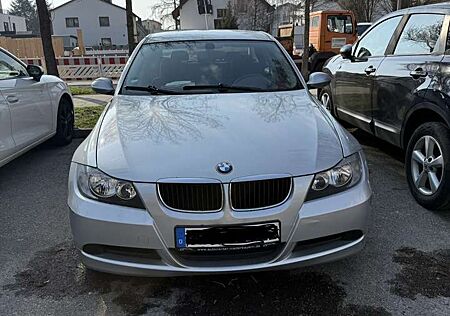 BMW 318i 318 Motor klackert