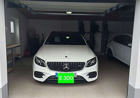 Mercedes-Benz E 300 d T 9G-TRONIC AMG Line