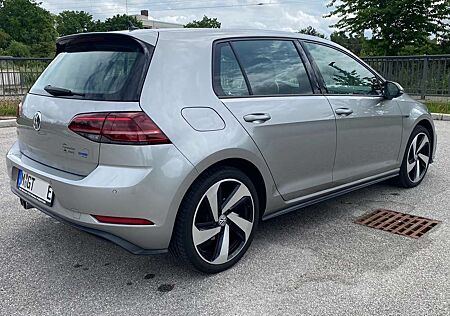 VW Golf Volkswagen 1.4 GTE Plug-In-Hybrid DSG
