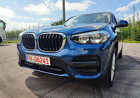 BMW X3 xDrive 20 d / LED / ACC / MEMORY / SCHECKHEFT
