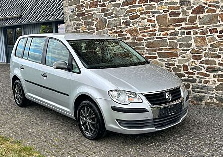 VW Touran Volkswagen Conceptline