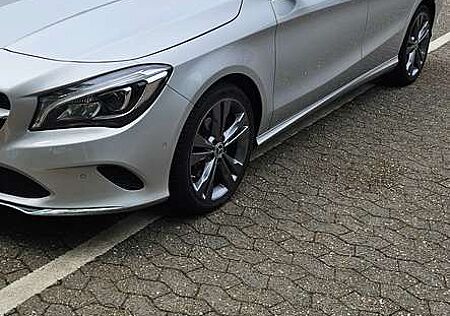 Mercedes-Benz CLA 200 CLA Shooting Brake 200 Urban
