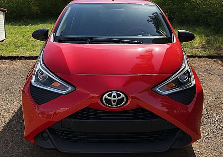 Toyota Aygo x-play connect