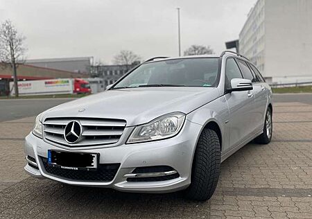 Mercedes-Benz C 180 T CGI BlueEFFICIENCY