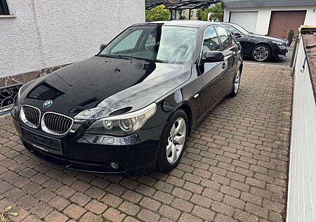 BMW 525 iA,Leder,Navi,E-Glasdach,AHK