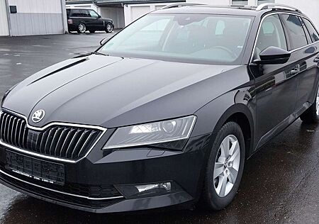 Skoda Superb Combi Style 4x4 Automatik Pano Navi AHK