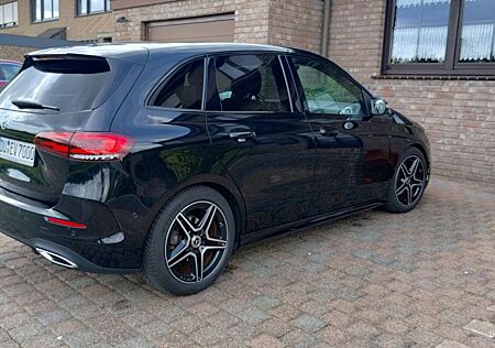 Mercedes-Benz B 180 B-Klasse 7G-DCT AMG Line