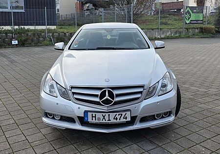 Mercedes-Benz E 200 CGI Coupe BlueEFFICIENCY Elegance