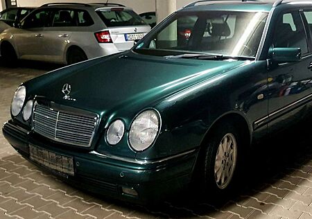 Mercedes-Benz E 200 T Elegance , 7 Sitzer