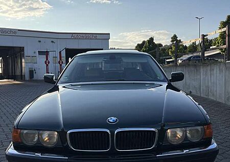 BMW 728iL 728