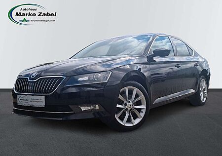 Skoda Superb 1.4 TSI Style Xenon Parklenk Navigation