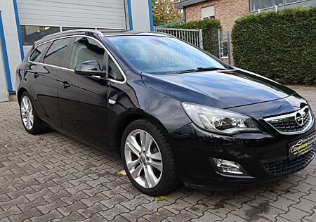 Opel Astra J Sports Tourer/NAVI/SHZ/PDC/SCHECKH./1.HD