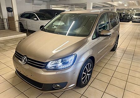 VW Touran Volkswagen 2.0 TDI Highline DSG, AHK, Navigation, LED