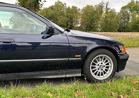 BMW 318 E36/Tempomat/Sportsitze/Serviceheft/Automatik