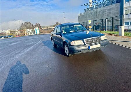 Mercedes-Benz C 180 Classic