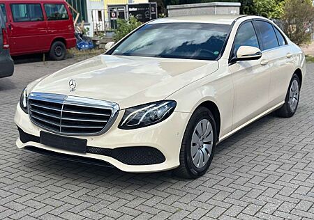 Mercedes-Benz E 200 d *Automatik*Navi*PDC*Navi*Kamera*LED*