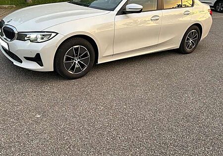 BMW 318d 318 Aut.Head-Up,DAB,LED,ACC,KAM 360°
