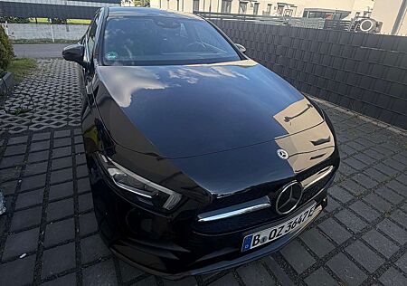 Mercedes-Benz 250 Hybrid AMG Line