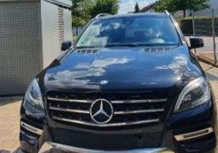 Mercedes-Benz ML 350 M-Klasse Diesel BlueTEC 4MATIC 7G-TRONIC
