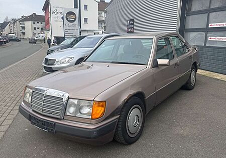 Mercedes-Benz E 200 Aut