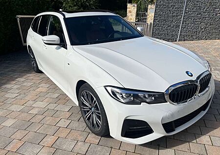 BMW 320 d M Paket LivePR SAG LED Pano AHK DAB 1Hd