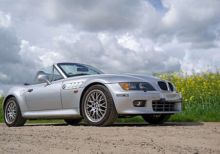 BMW Z3 Roadster 3.0i - 6 Zylinder - Cabrio - Wenig KM